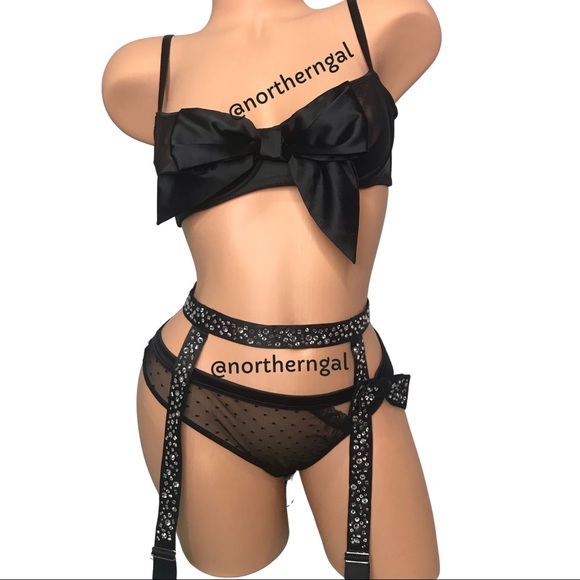 Victoria’s Secret Unlined Balconette Bow Bra - Picture 14 of 14